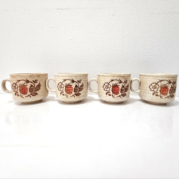 🇬🇧 Vintage Churchill Wild Strawberry Tea Cup - Set of 4 - Picture 9 of 15